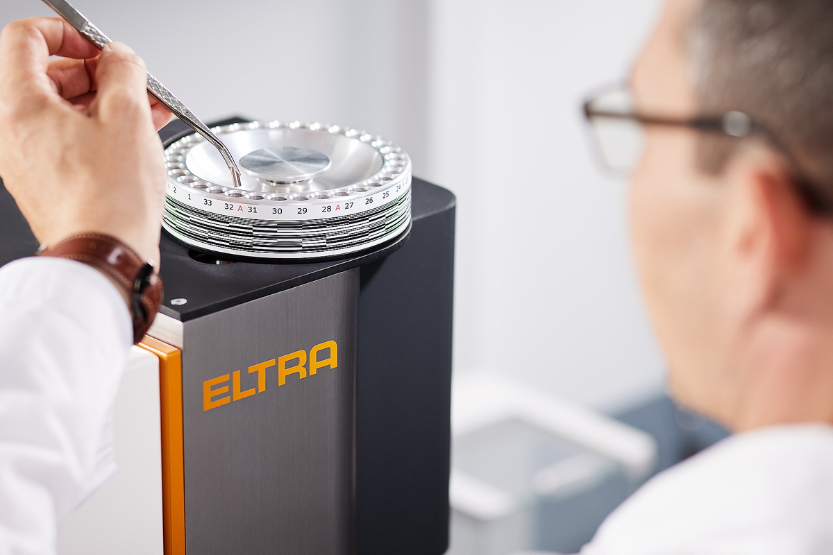 Точный анализ O, N, H в неорганических материалах до 3000 °C. Соответствие ASTM, ISO, DIN. Автозагрузчик до 32 проб.